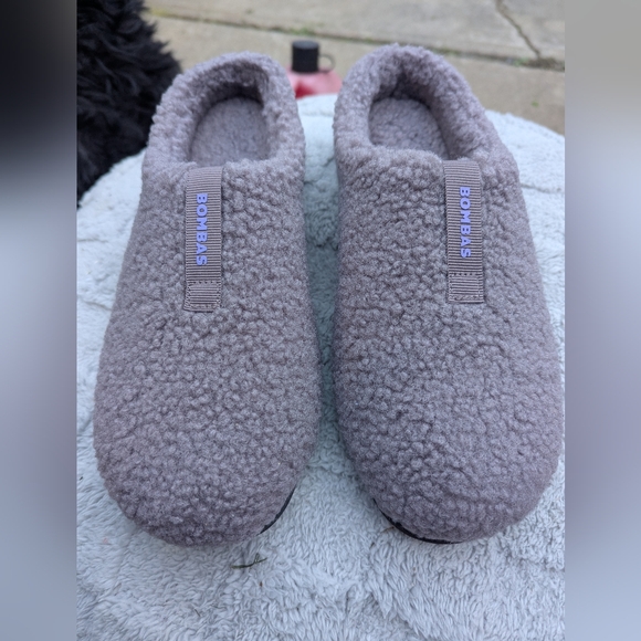 Bombas Shoes - NWOT Women's Bombas Light Purple Sherpa Slippers Shoes Slides Size 8